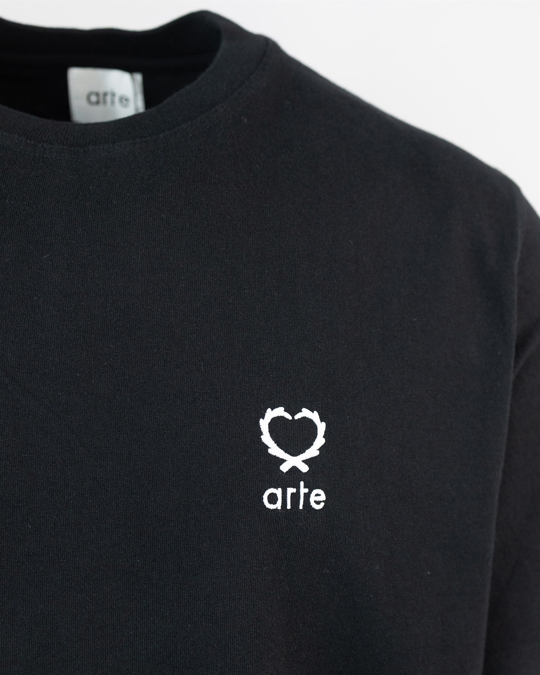 Shop Arte Antwerp T-shirt Small Heart Nera In Black